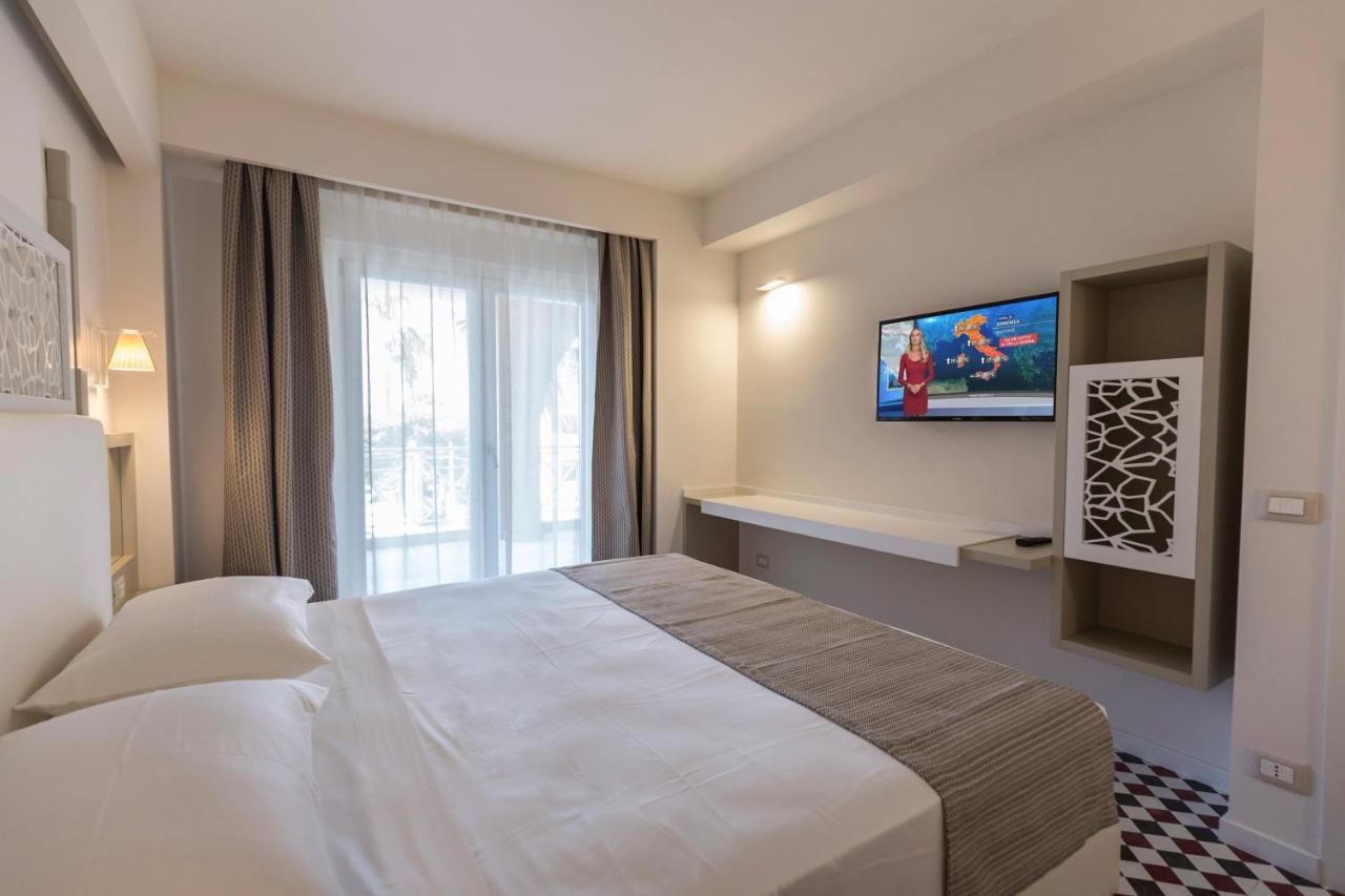 Suite Hotel L'Oasi Di Riaci (Adults Only) Santa Domenica  Εξωτερικό φωτογραφία